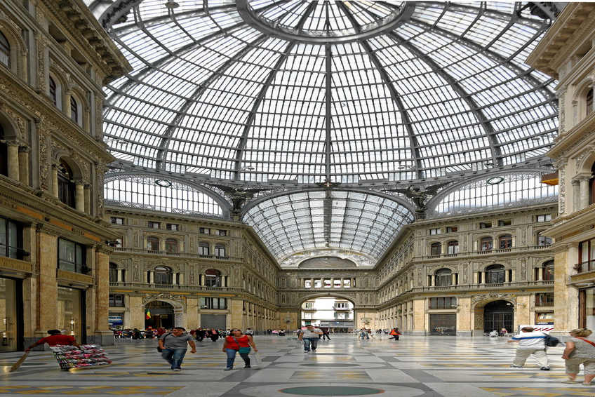 Inside_of_Galleria_Umberto_I_-_Naples_2013-05-16_14-11-46_1_DxO